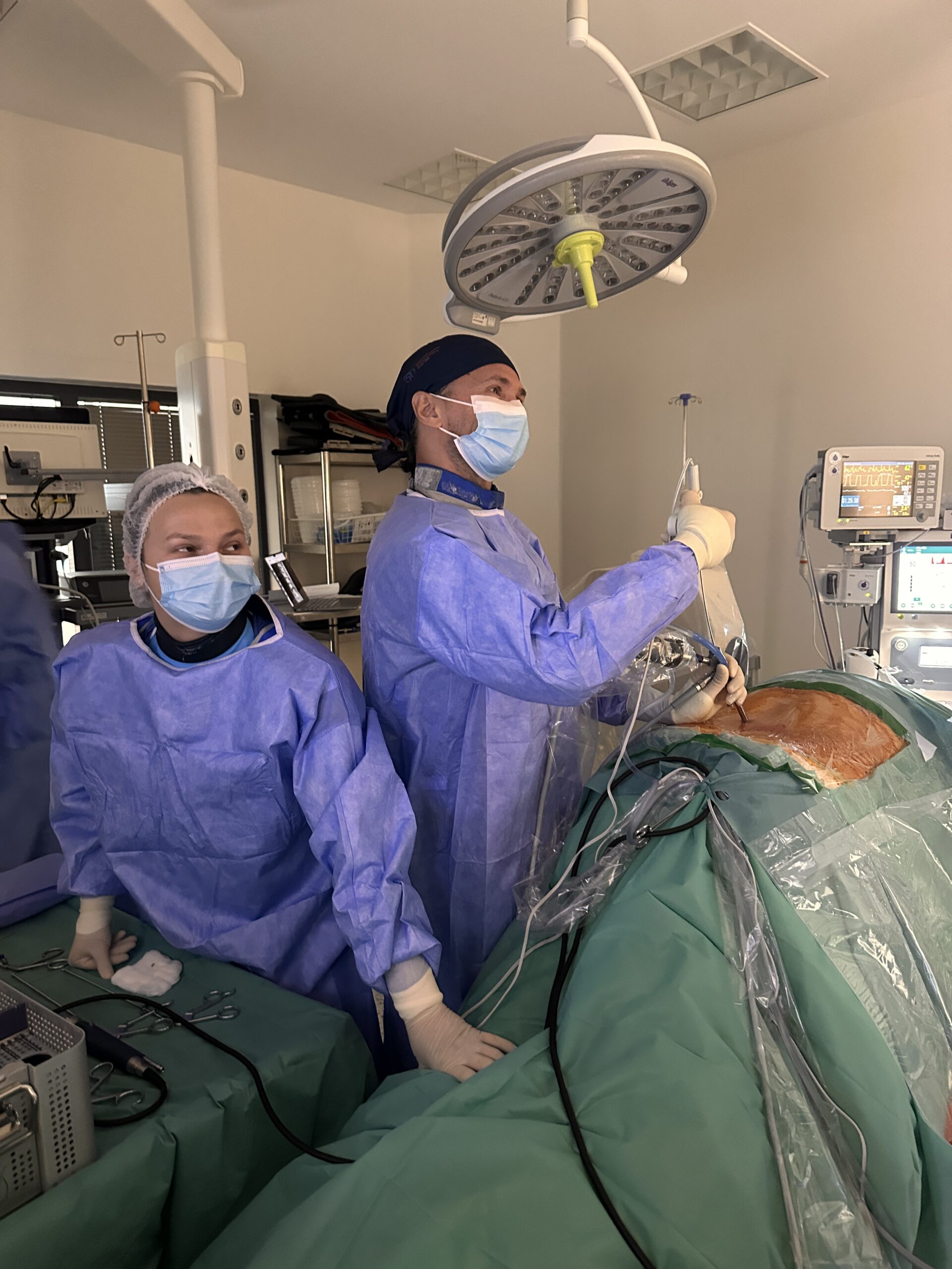 discectomie endoscopică când tratamentul durerilor de spate fără operație nu ajută