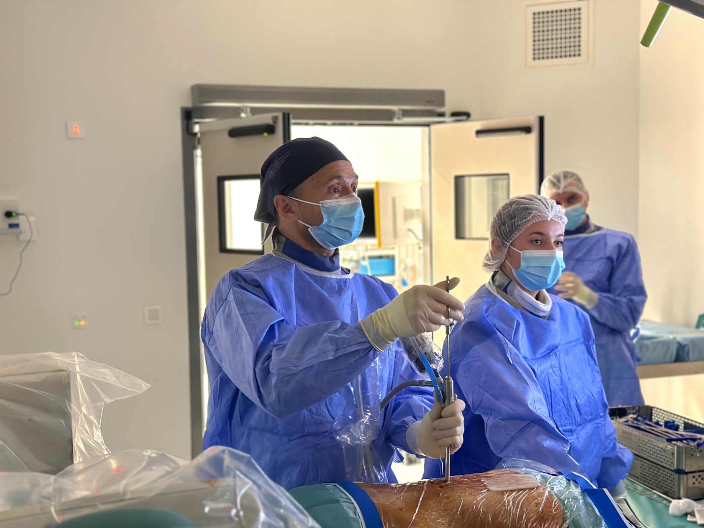 Chirurgia coloanei vertebrale minim invazivă prin discectomie endoscopică