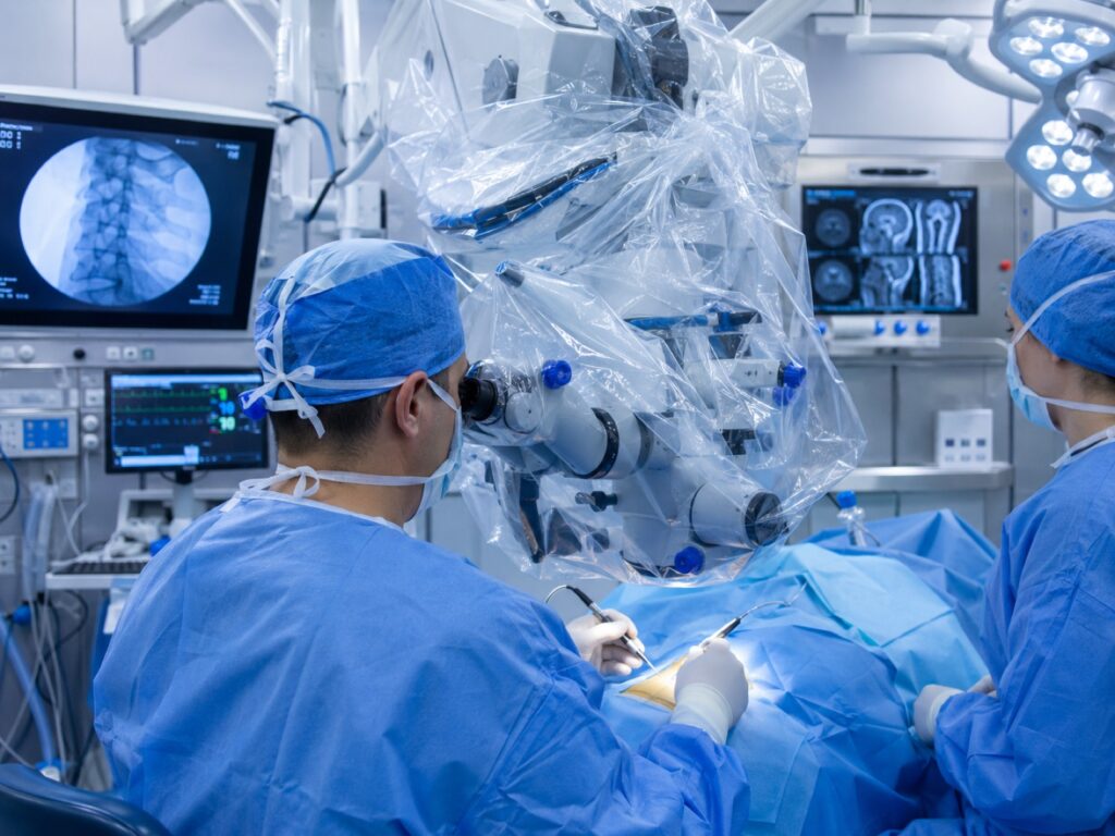 Microchirurgie pentru hernie de disc lombară