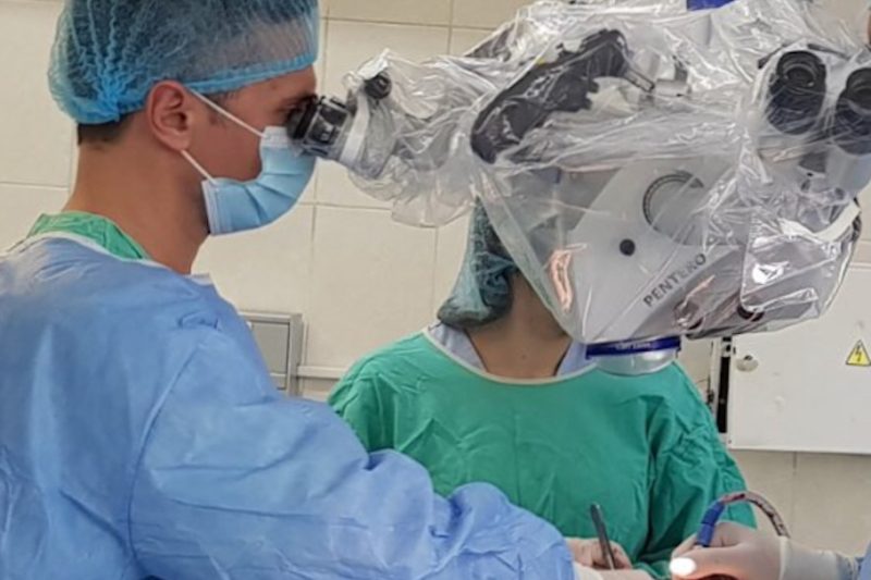 Dr. Adrian Bodiu- endarterectomie carotidiană